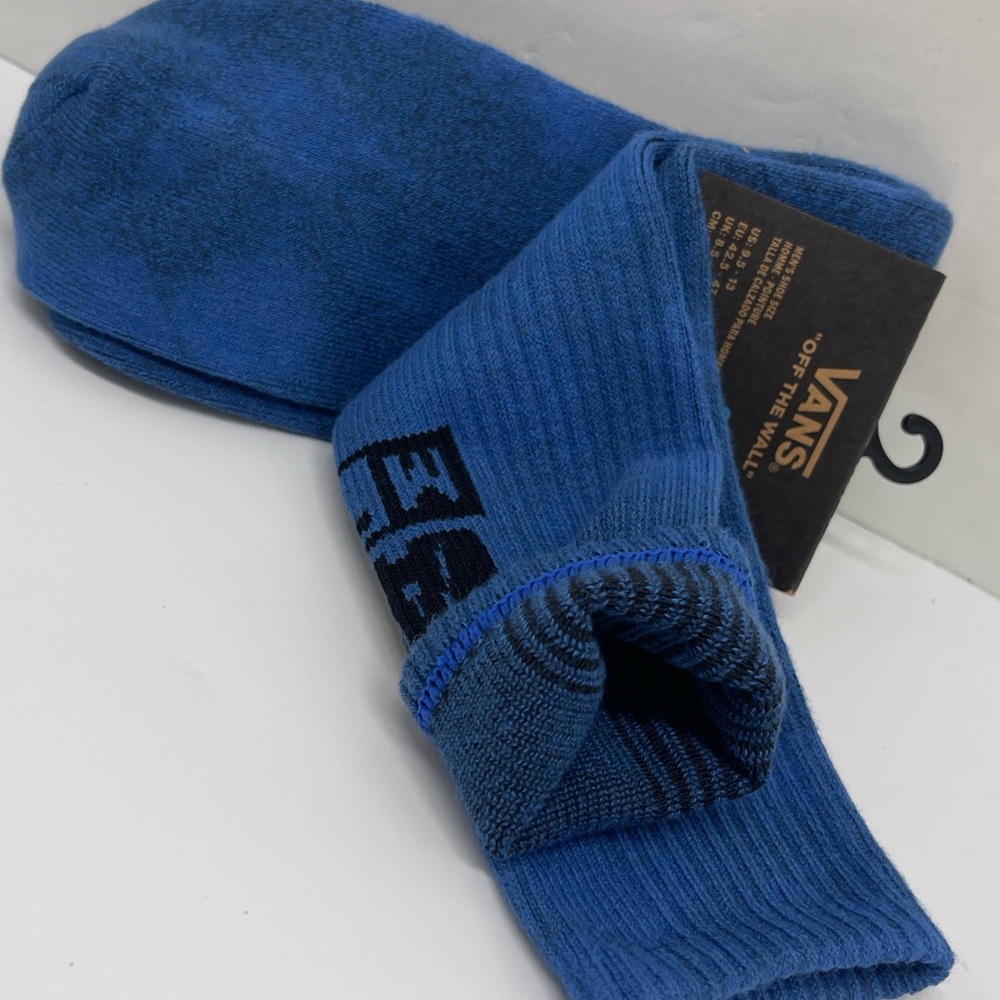 VANS Crew socks 
VANS PERFORMANCE SOCKS
COOLMAX® FIBER WITH WICKING TECHNOLOGY - Picture 5 of 16